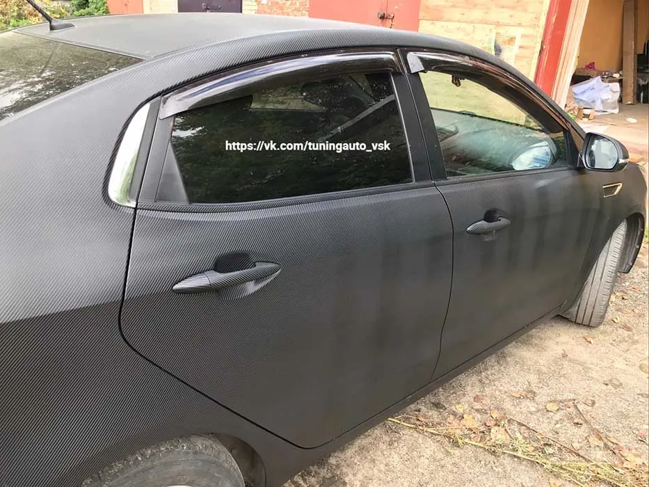 Kia Rio — оклейка карбоновой плёнкой